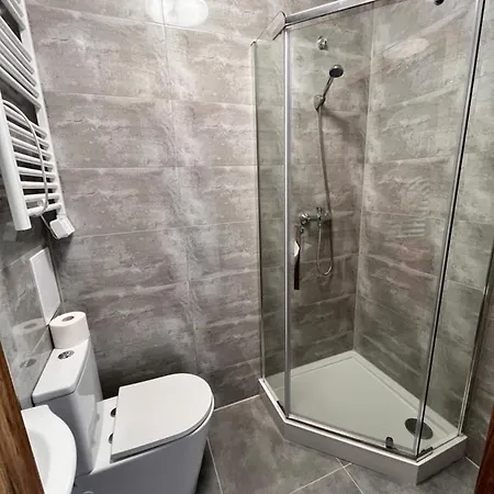 3 Budget Aparthotel 3*