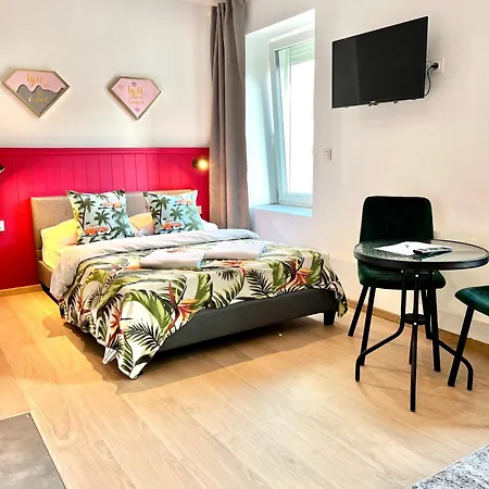 3 Budget מלון דירות 3*