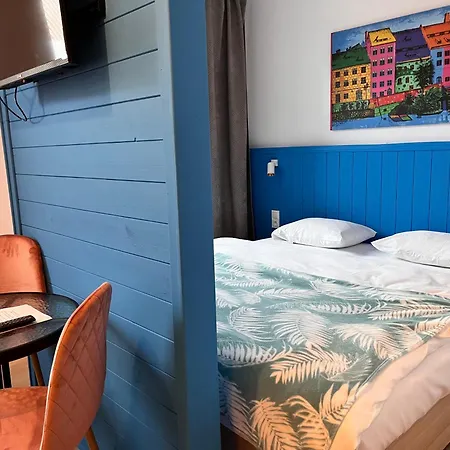 3 Budget Aparthotel 3*