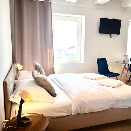 מלון דירות 3 Budget זגורזלק