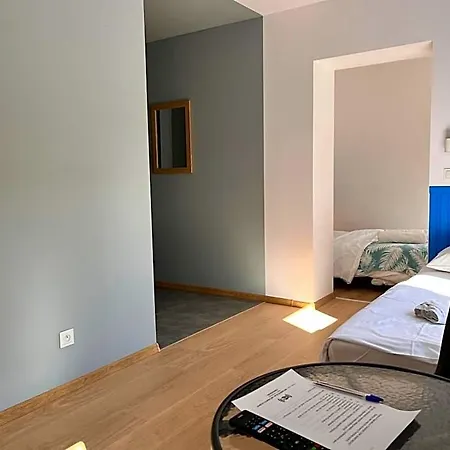 3 Budget 3* Ζγκοζέλετς