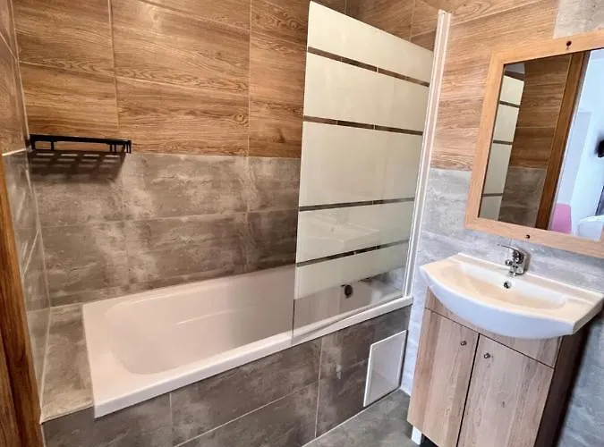 3 Budget Aparthotel 3*