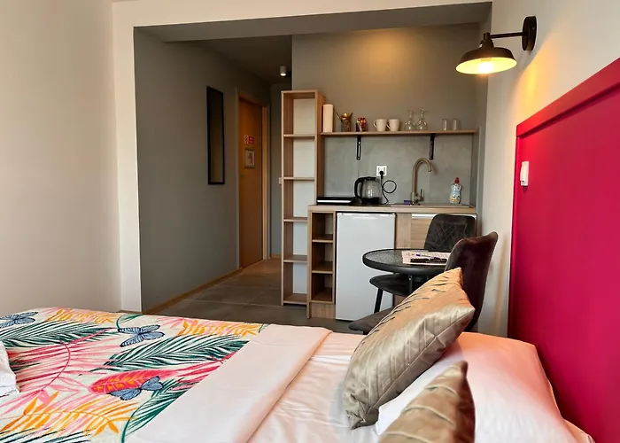 3 Budget Aparthotel 3*